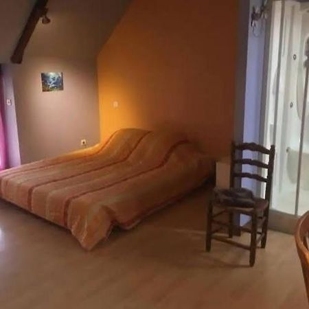 Chambre Chez L'Habitant Rueyres Ngoại thất bức ảnh