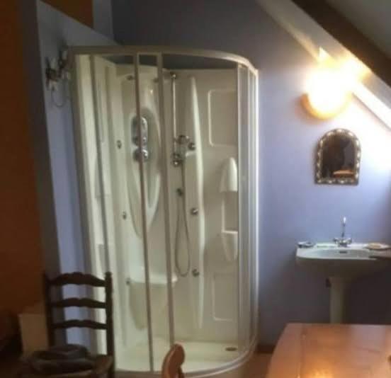 Chambre Chez L'Habitant Rueyres Ngoại thất bức ảnh
